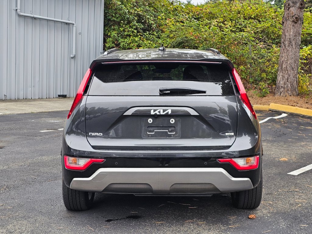 Used 2023 Kia Niro EX Touring FWD image 6