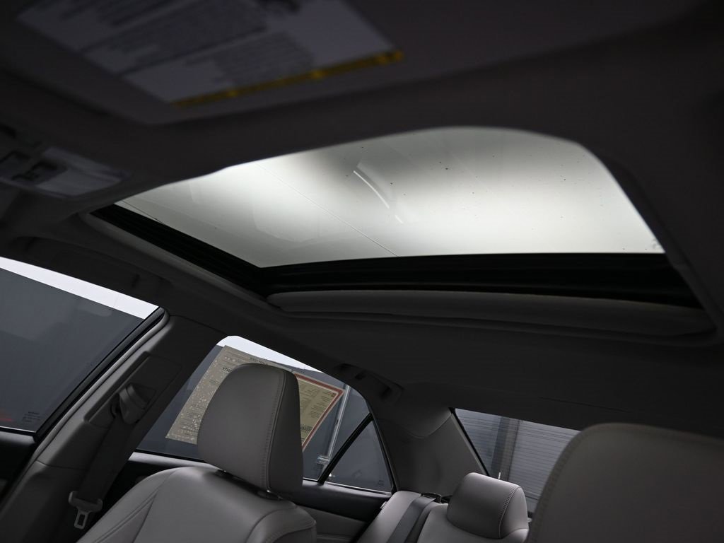 Used 2016 Toyota Camry XLE image 28