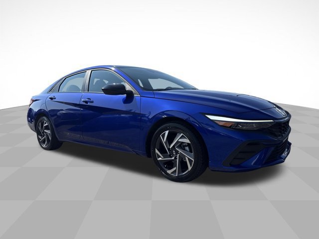 Used 2025 Hyundai Elantra Sport w/ Cargo Package FWD image 3