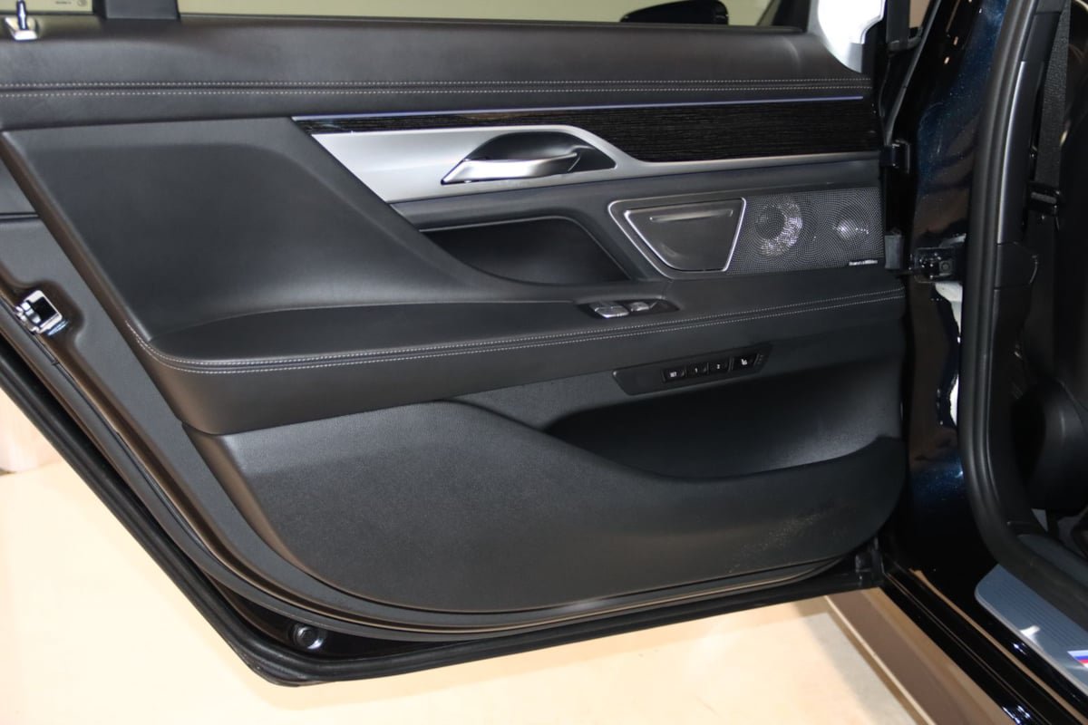 Used 2019 BMW 750i RWD image 56