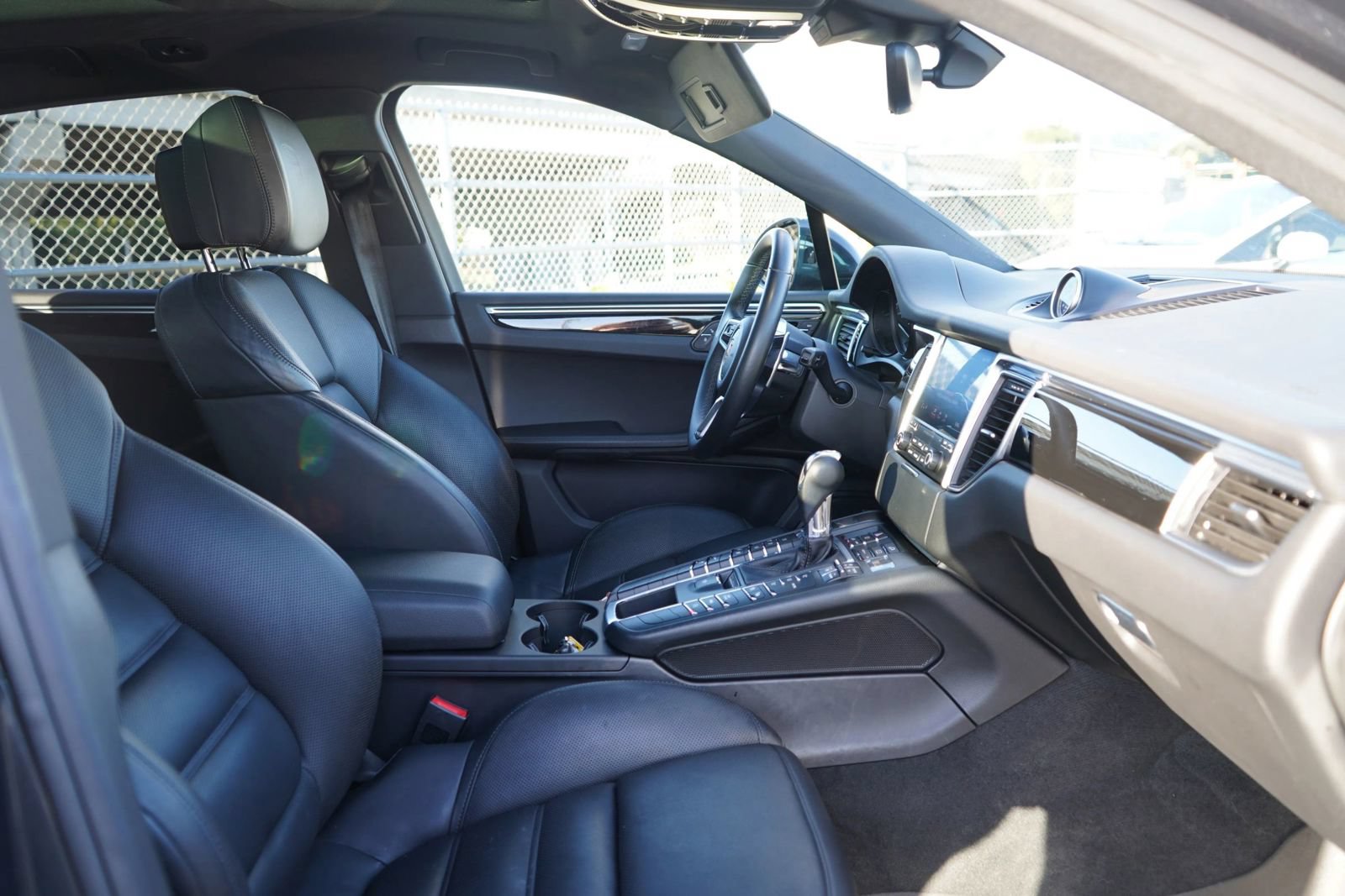 Used 2018 Porsche Macan S AWD/4WD image 22