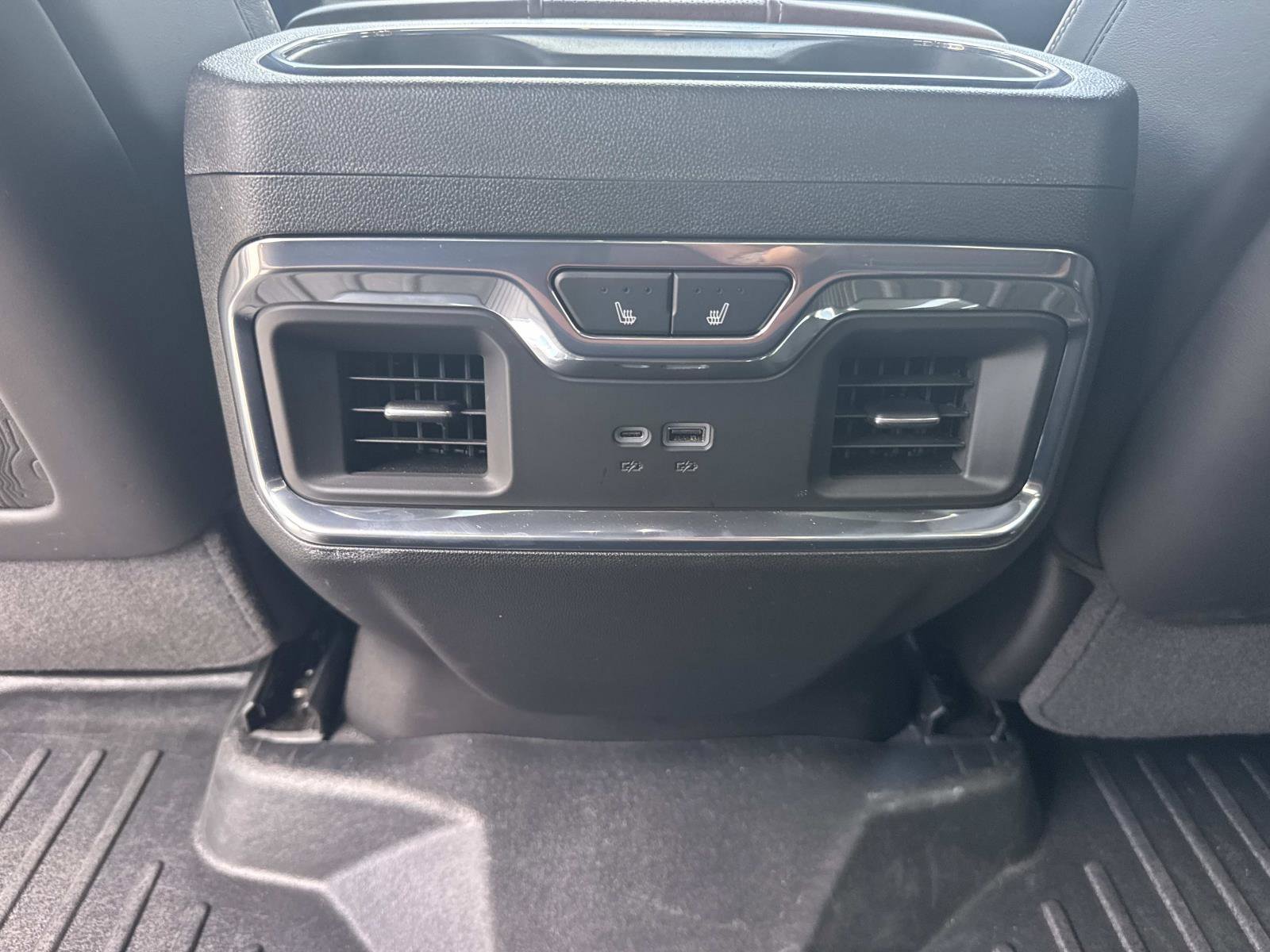 Used 2025 GMC Sierra 2500 Denali Ultimate AWD/4WD image 18
