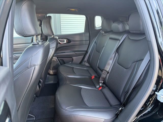 New 2026 Jeep Compass Latitude image 17