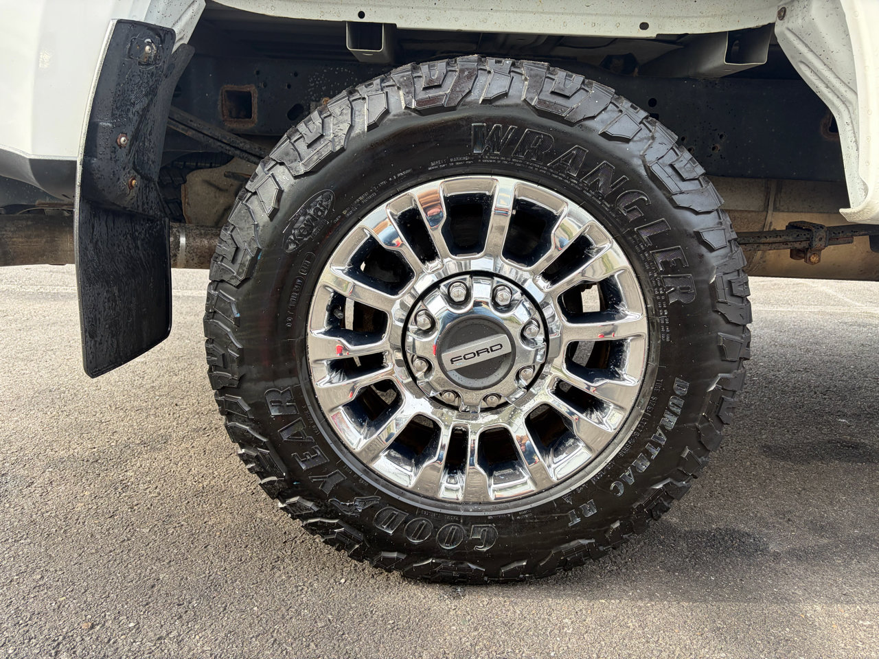 Used 2020 Ford F250 Lariat w/ Chrome Package image 18