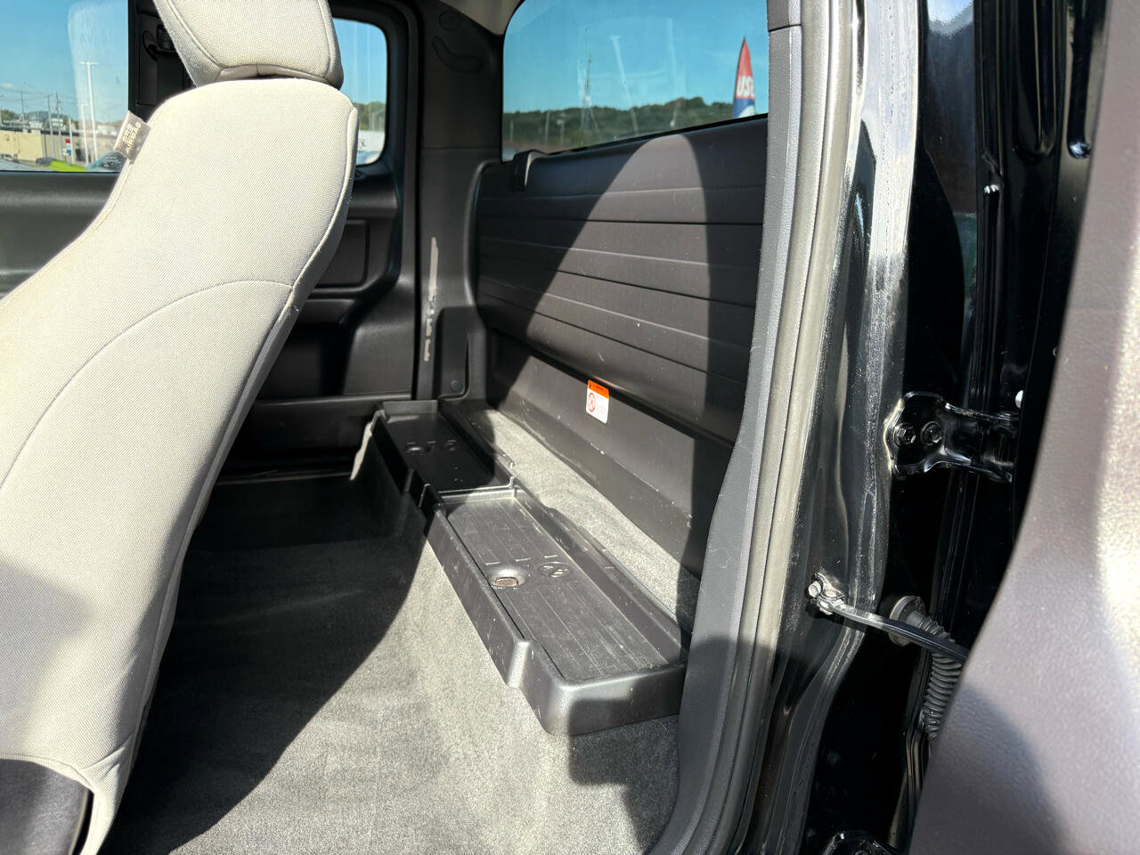 Used 2017 Toyota Tacoma SR image 17