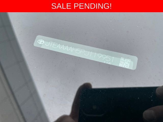 Used 2023 Toyota Venza Limited image 29