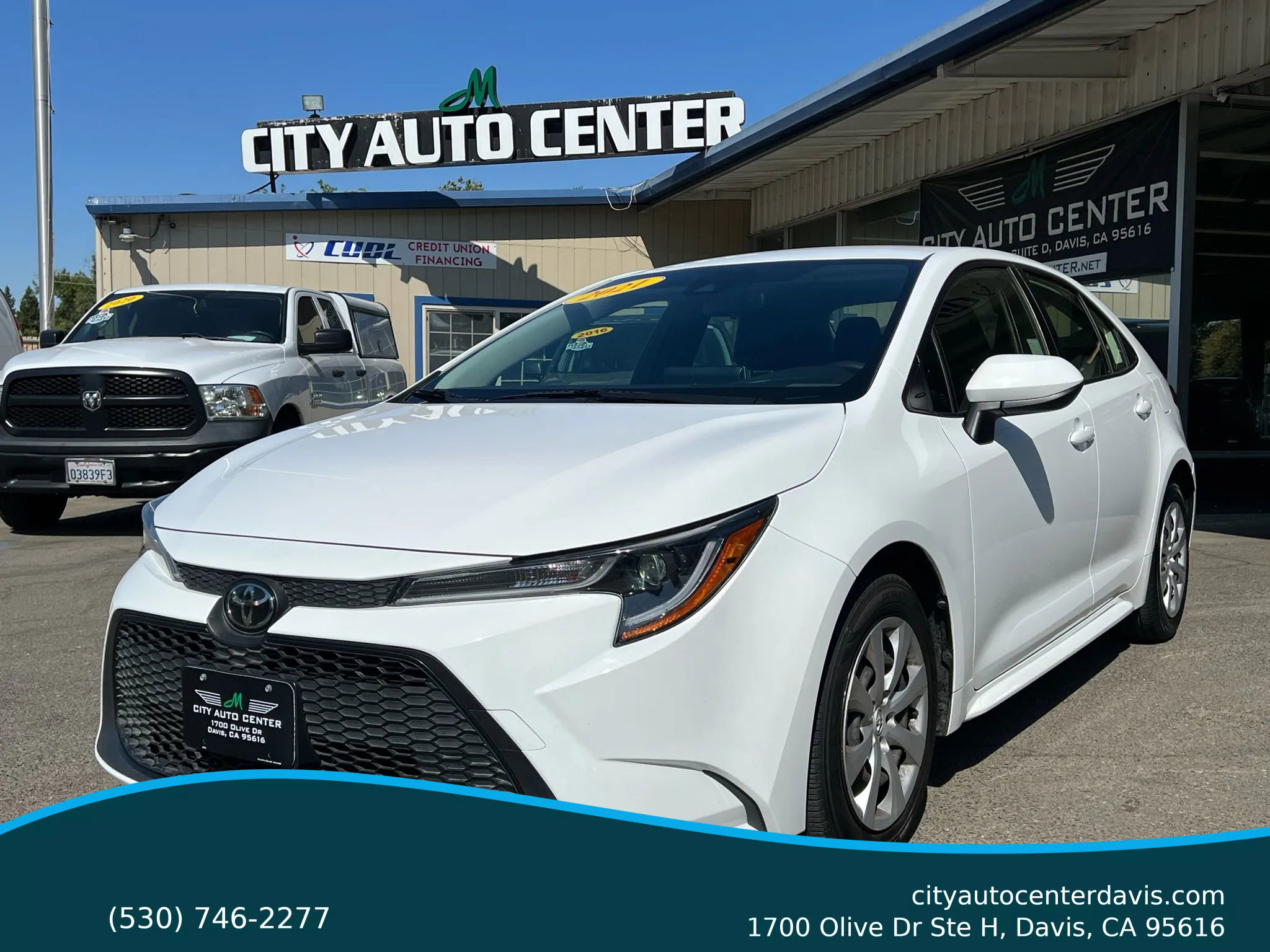 Used 2021 Toyota Corolla LE image 1