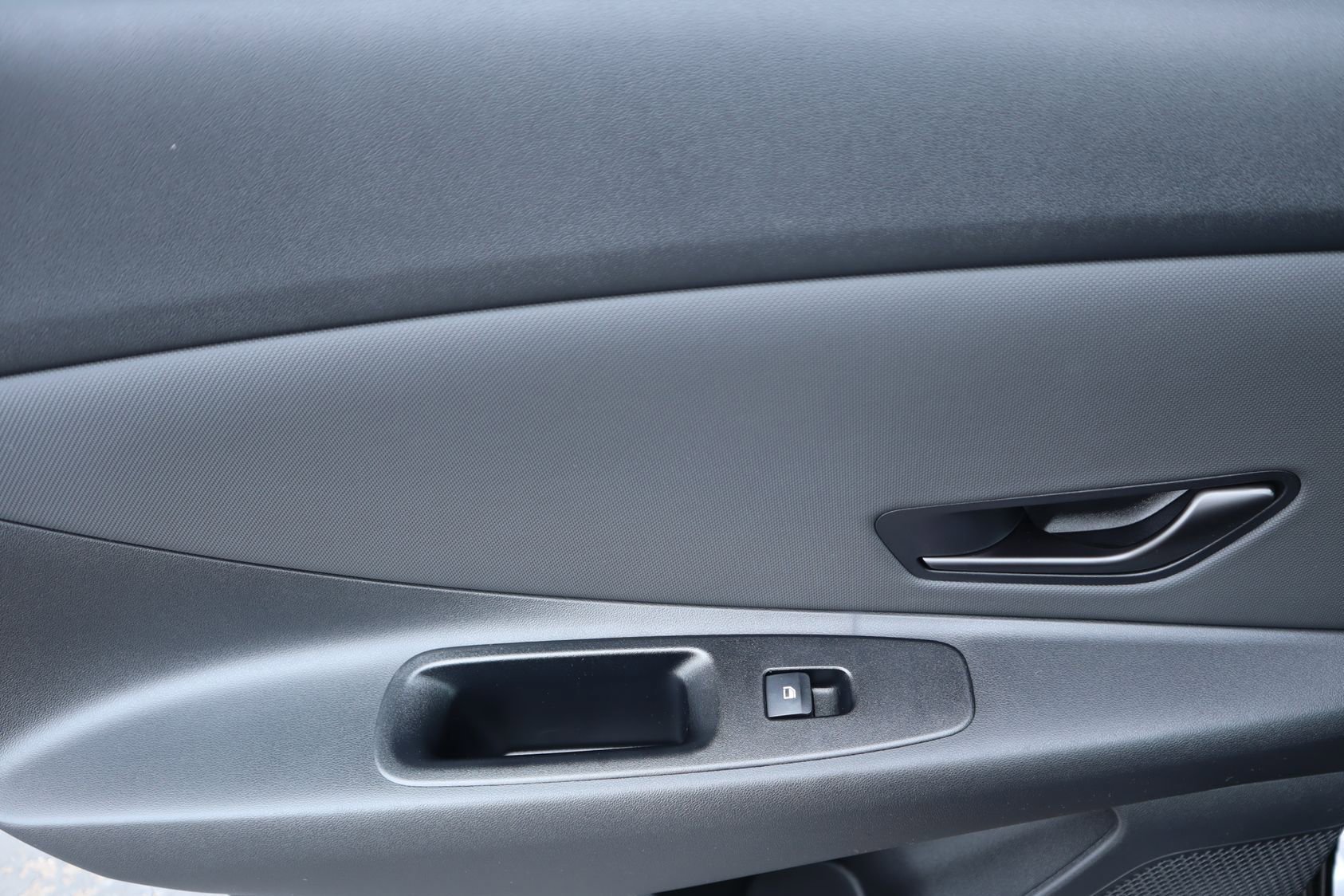 New 2026 Hyundai Elantra Sport FWD image 21