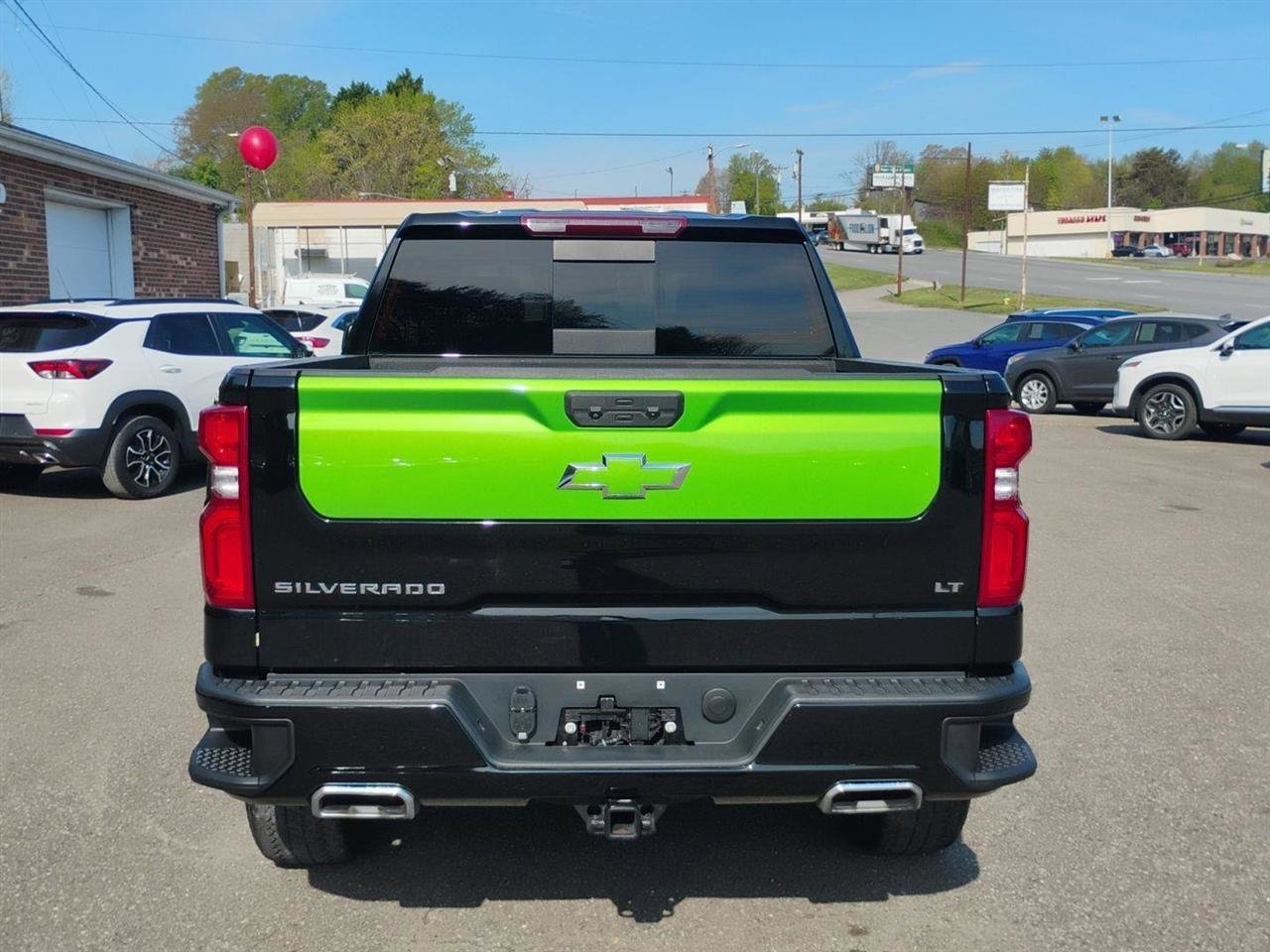 Used 2024 Chevrolet Silverado 1500 LT Trail Boss w/ Convenience Package II AWD/4WD image 6