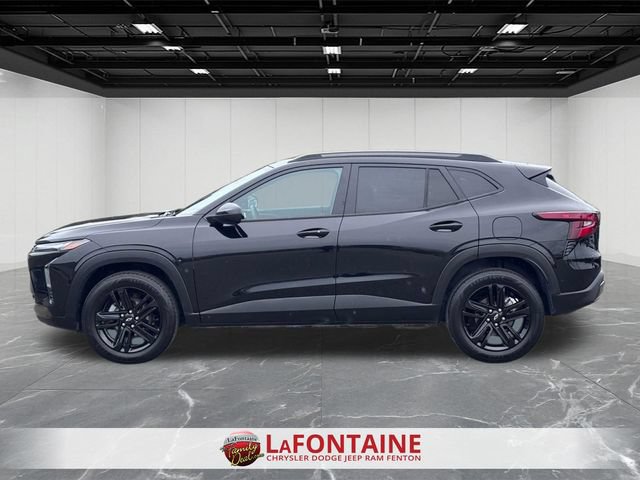 Used 2025 Chevrolet Trax ACTIV w/ Driver Confidence Package FWD image 2