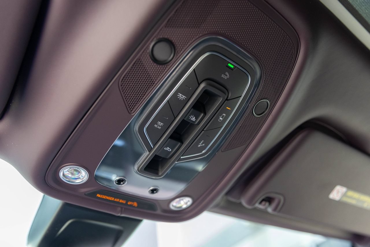 Certified 2023 Bentley Bentayga AWD/4WD image 40
