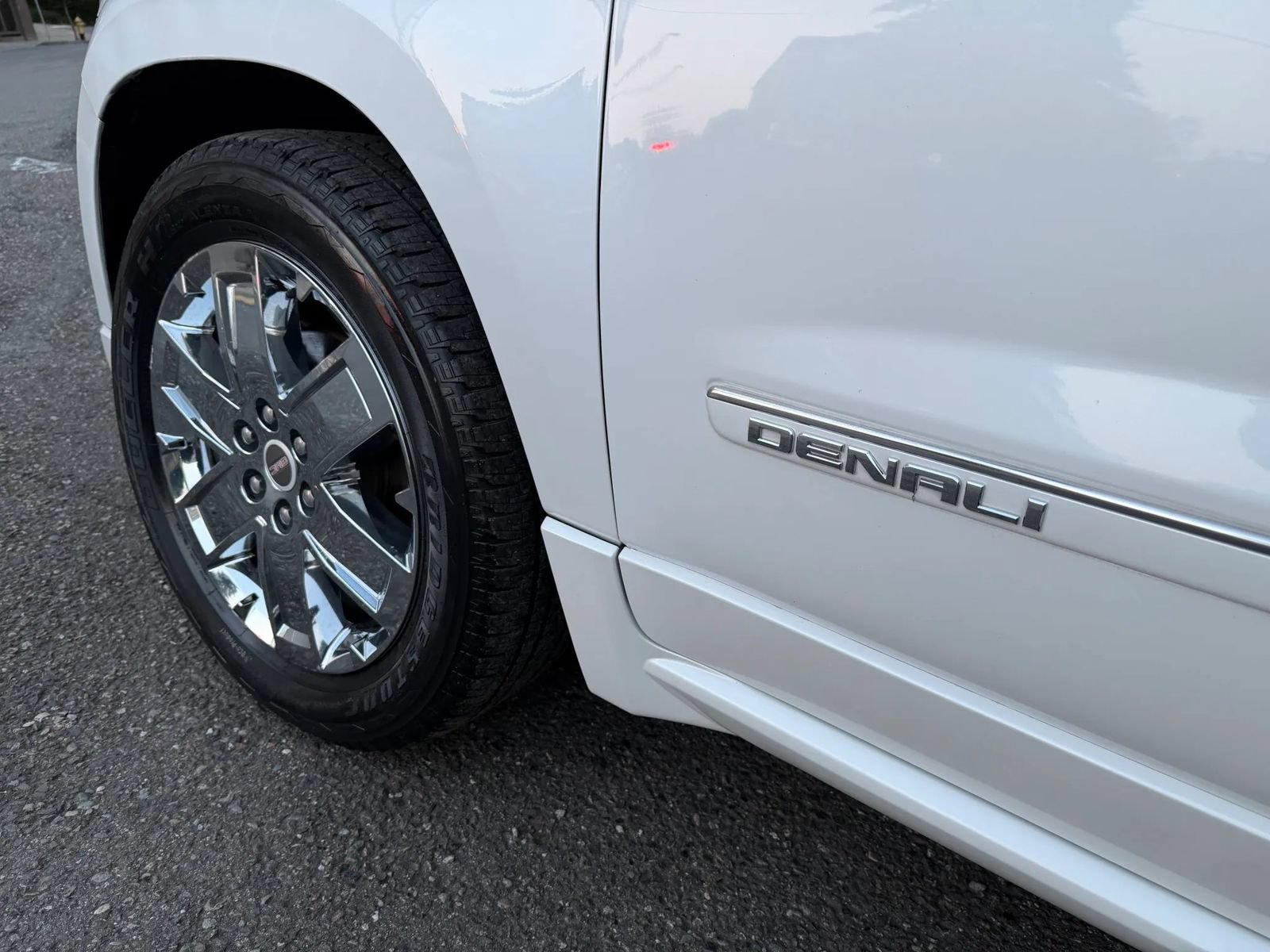 Used 2016 GMC Acadia Denali FWD image 8