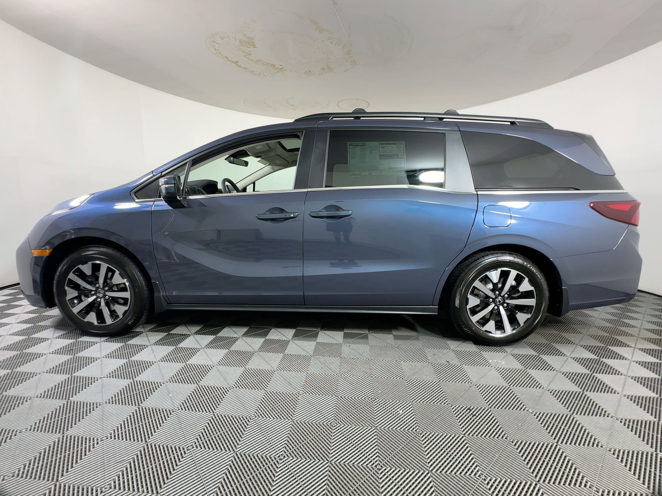 New 2026 Honda Odyssey EX-L image 2