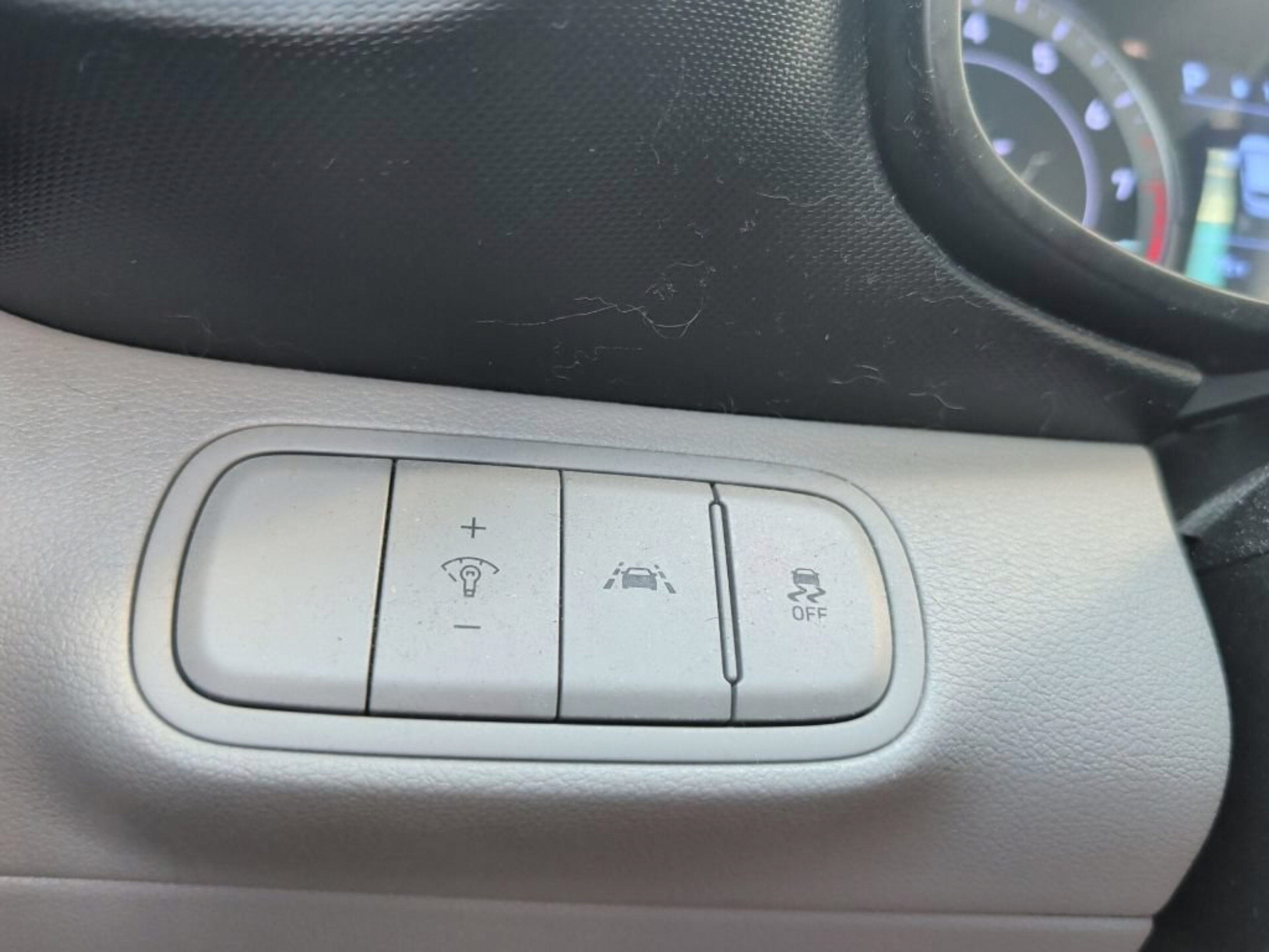 Used 2022 Hyundai Venue SEL FWD image 35