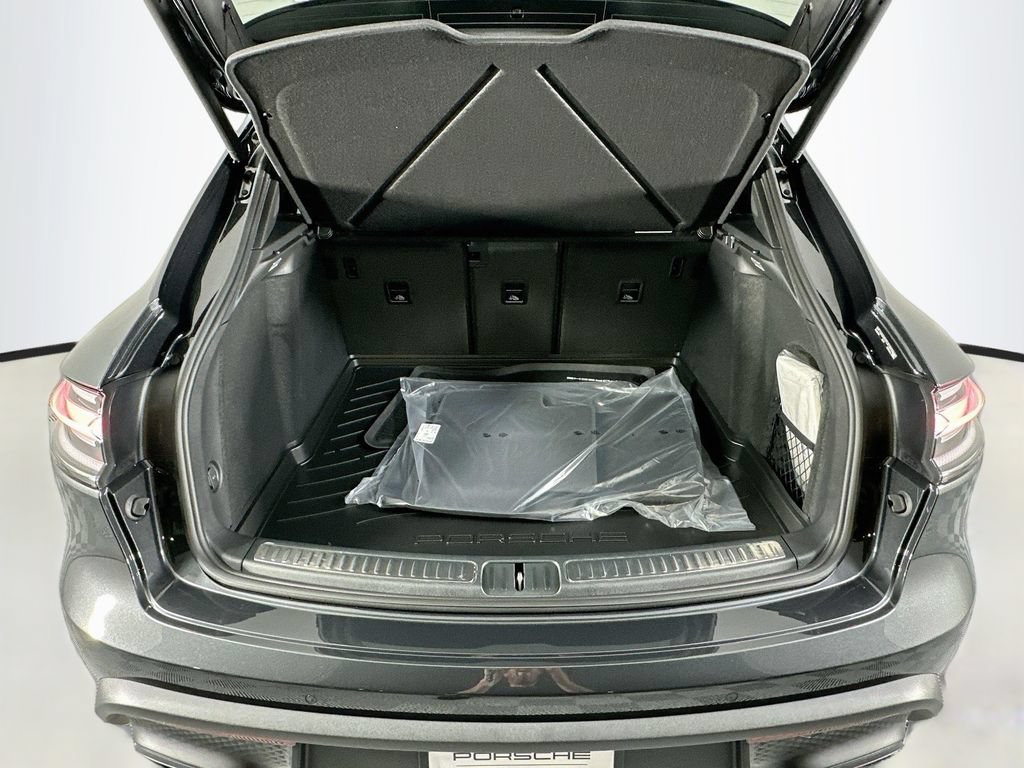 New 2026 Porsche Macan AWD/4WD image 28
