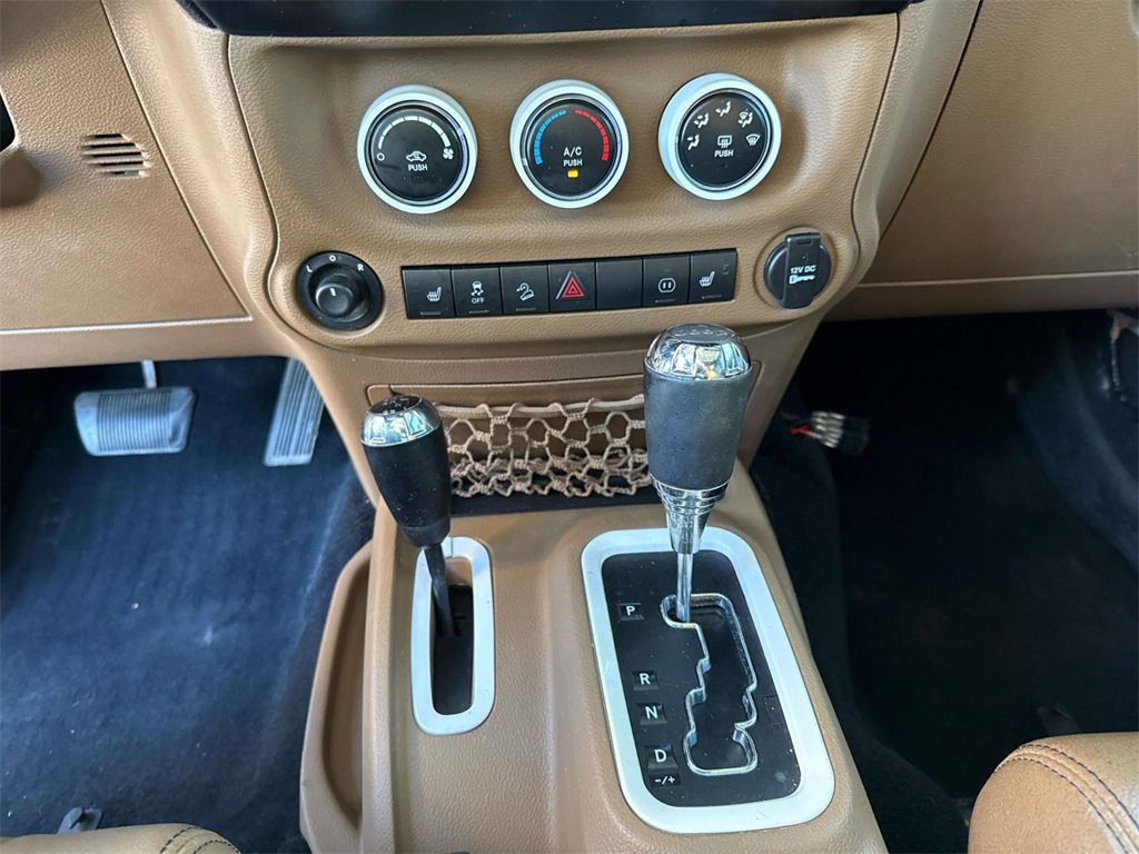 Used 2012 Jeep Wrangler Unlimited Sahara w/ Dual Top Group image 27