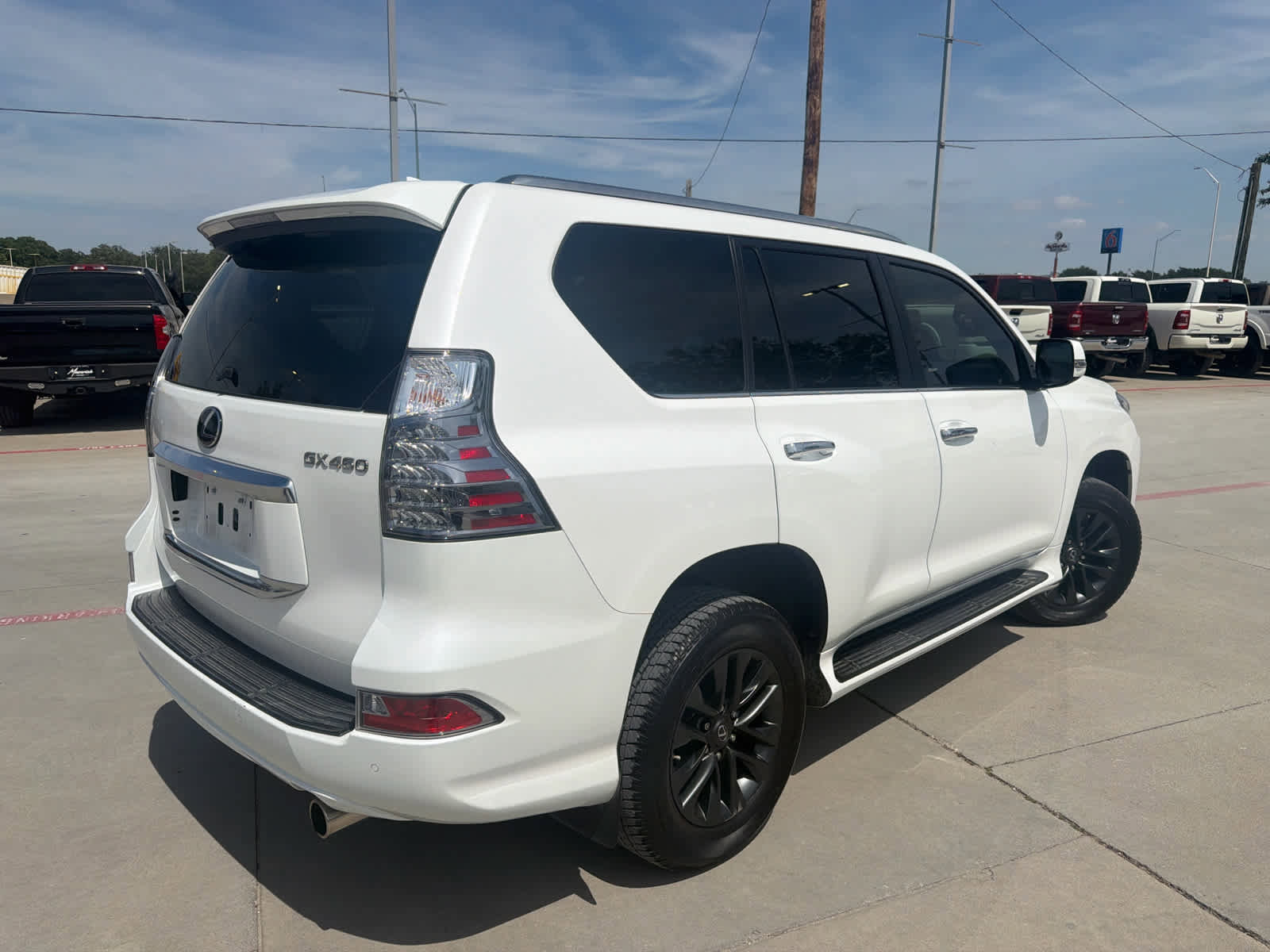 Used 2022 Lexus GX 460 Premium w/ Premium Plus Package AWD/4WD image 3