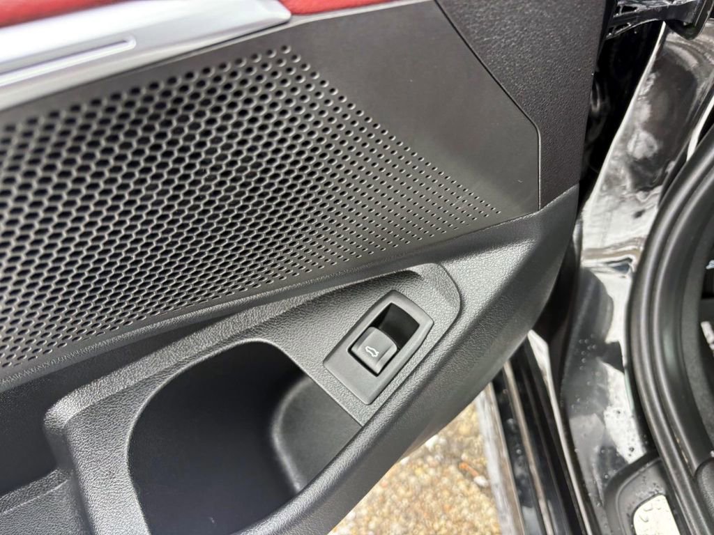 Certified 2023 BMW 330i xDrive Sedan w/ Driving Assistance Package image 14