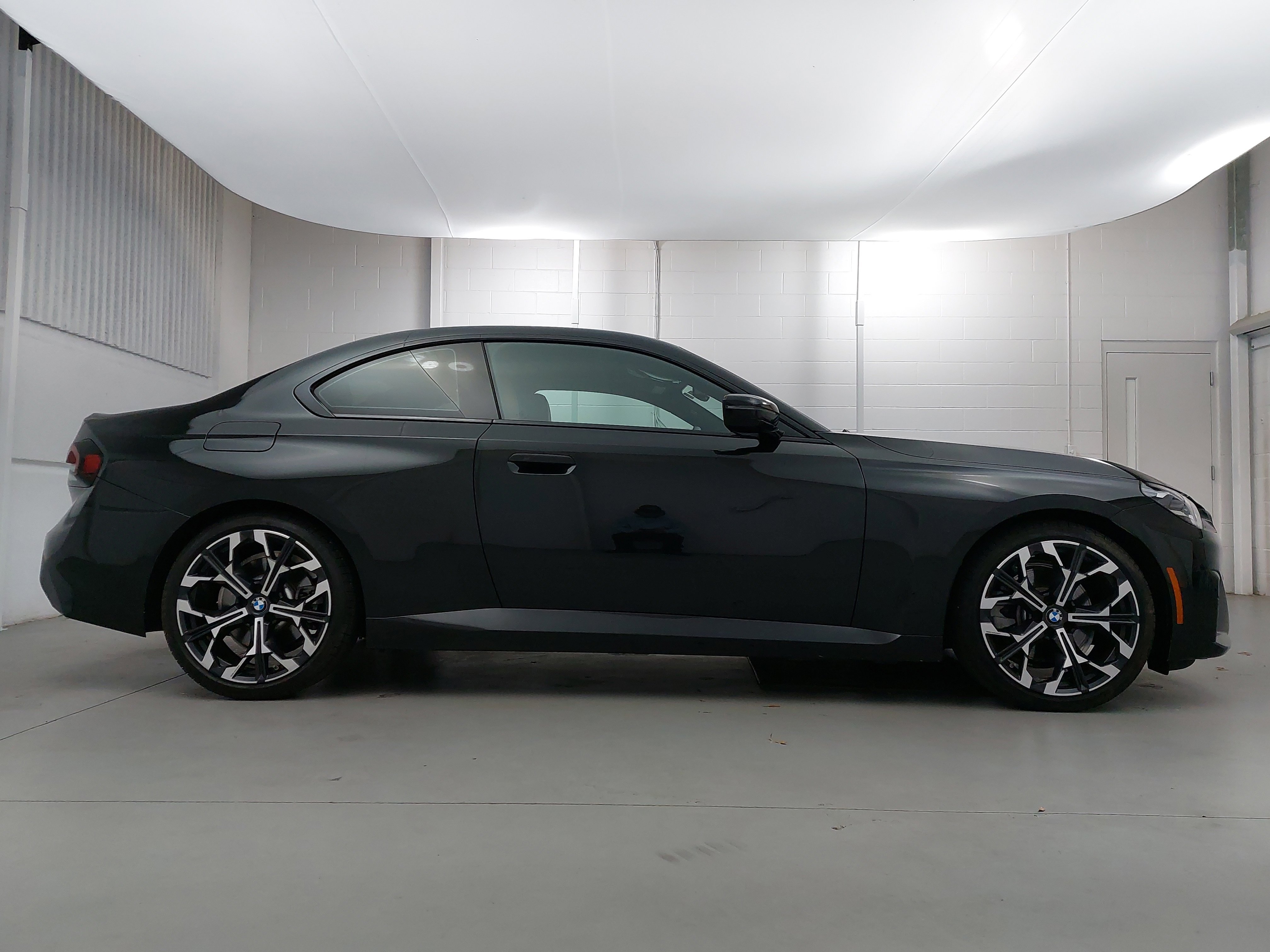 Used 2025 BMW 230i Coupe w/ M Sport Package image 8