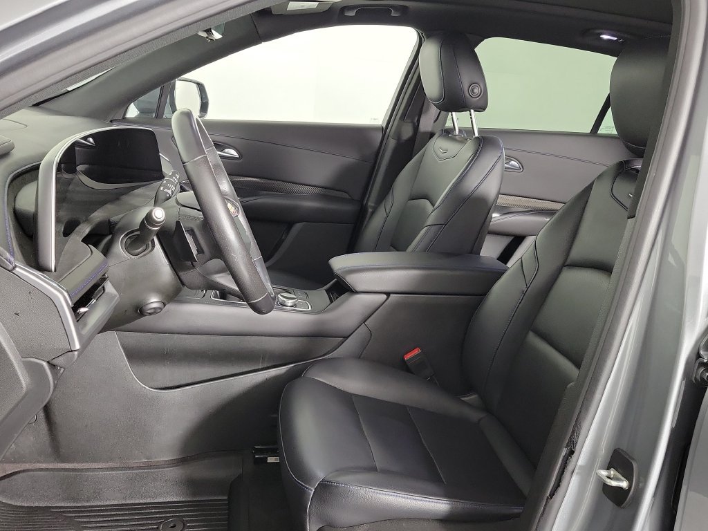 Used 2024 Cadillac XT4 Sport w/ Technology Package FWD image 18