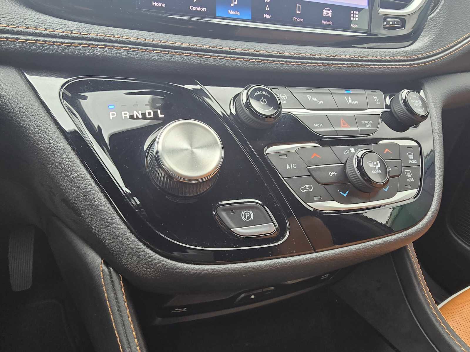 Used 2023 Chrysler Pacifica Pinnacle image 38