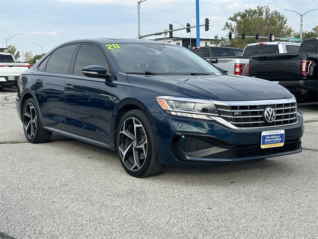 Used 2020 Volkswagen Passat 2.0T R-Line image 2