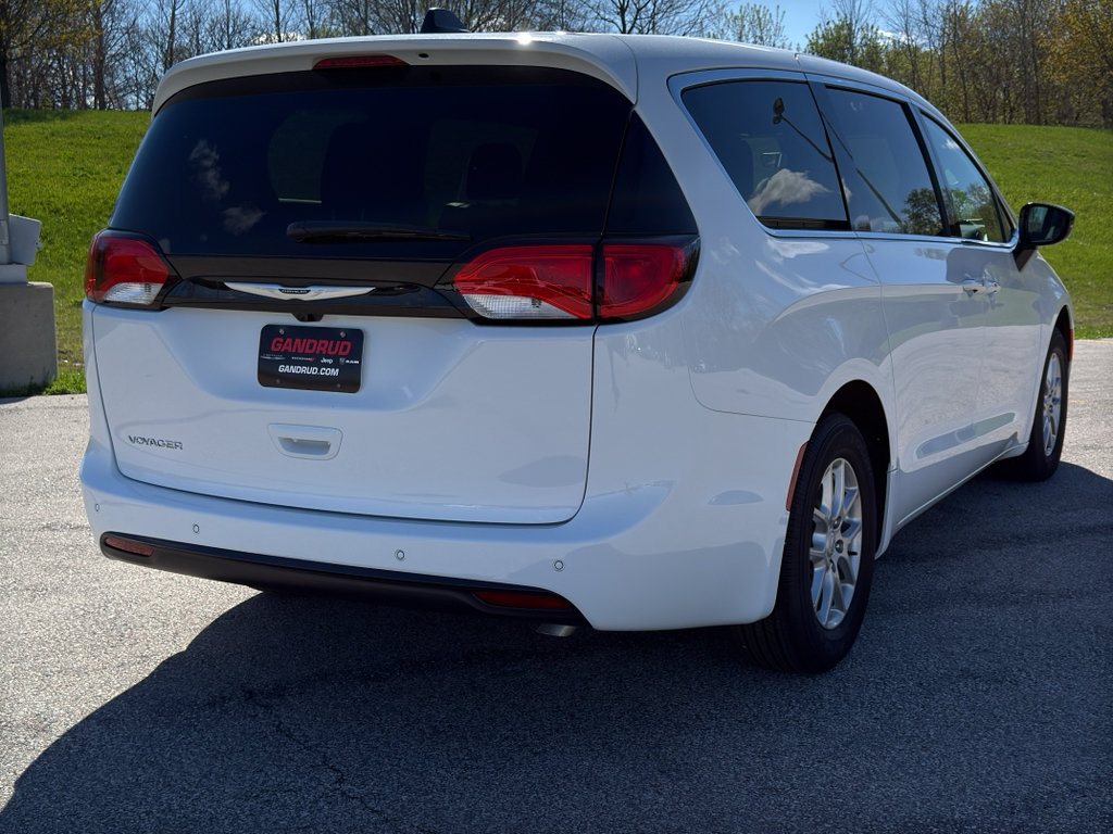 New 2026 Chrysler Voyager LX FWD image 5