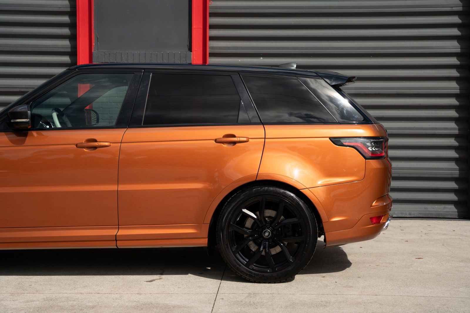 Used 2020 Land Rover Range Rover Sport SVR image 10