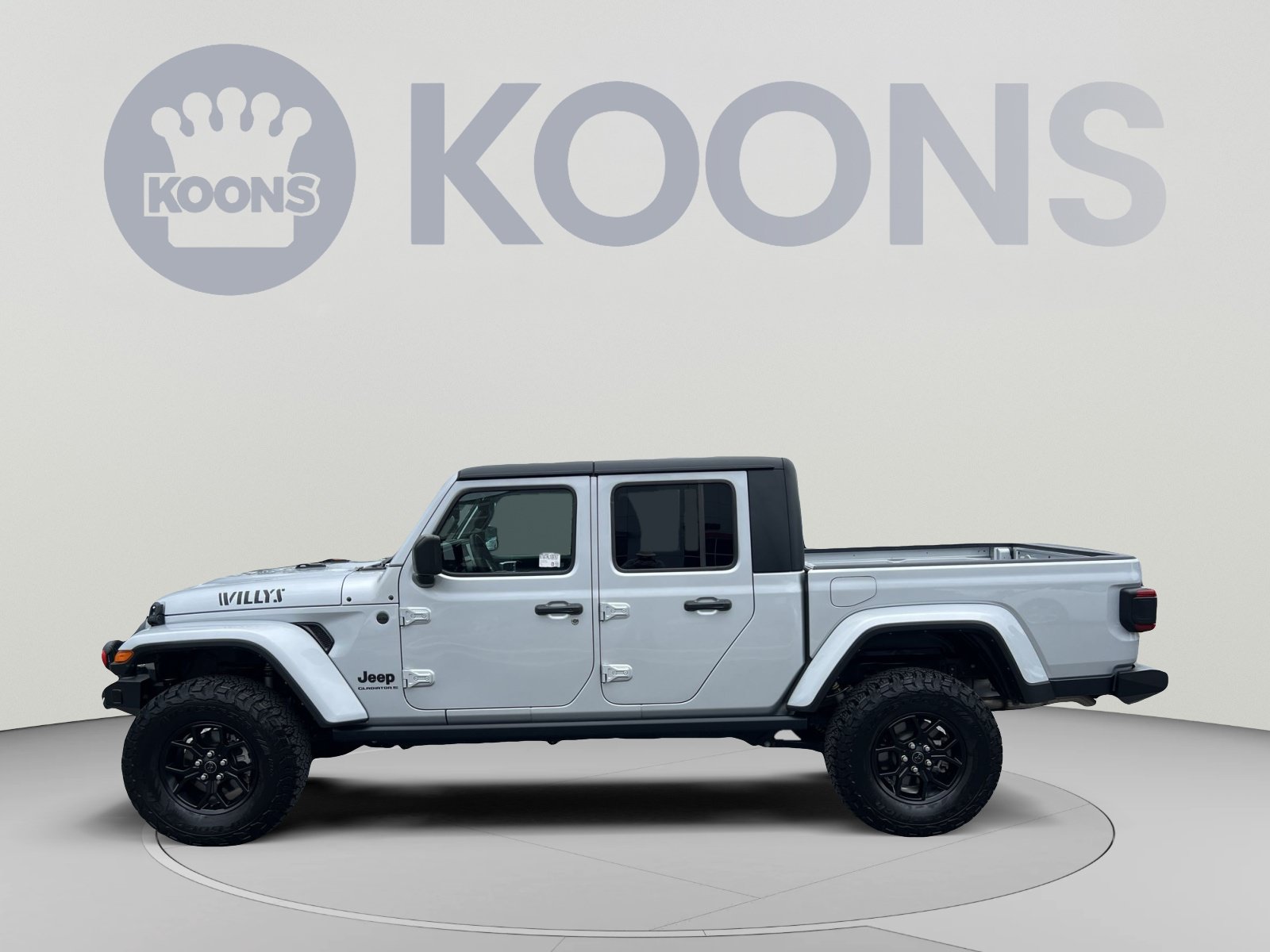 Used 2024 Jeep Gladiator Sport AWD/4WD image 2