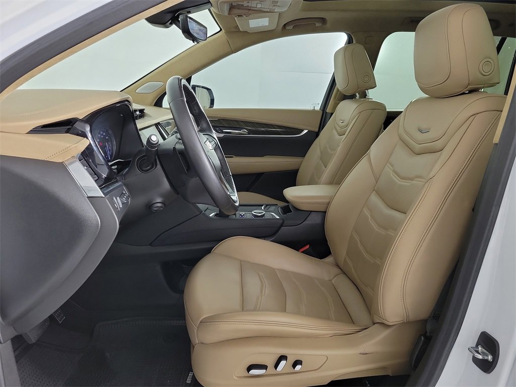 Certified 2023 Cadillac XT6 Premium Luxury w/ Platinum Package image 17