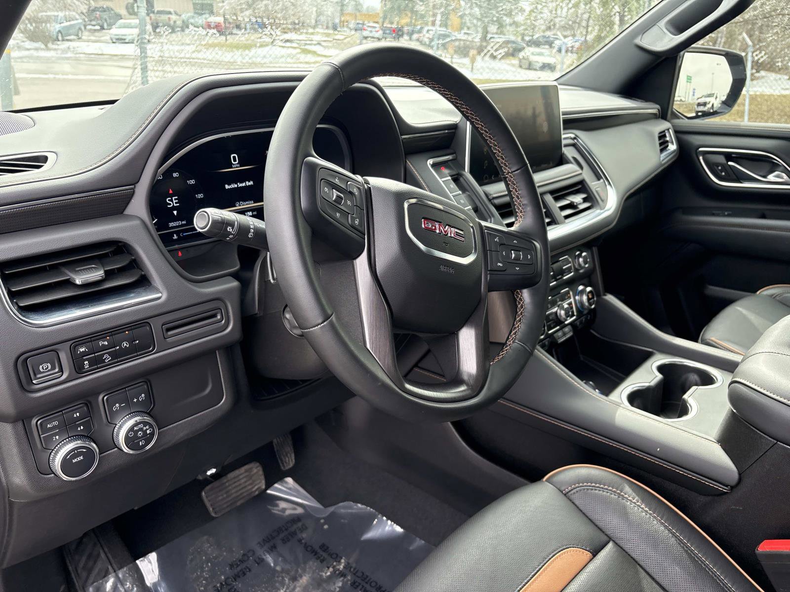 Used 2023 GMC Yukon AT4 AWD/4WD image 16