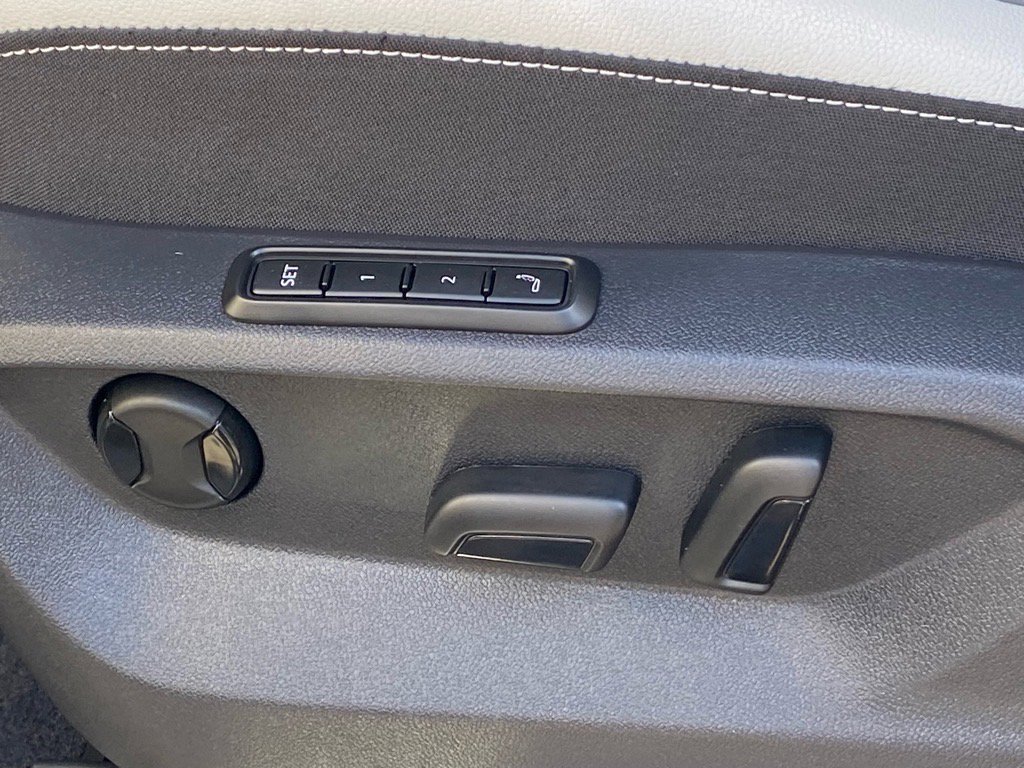 Certified 2025 Volkswagen Atlas Cross Sport SEL Premium R-Line image 12