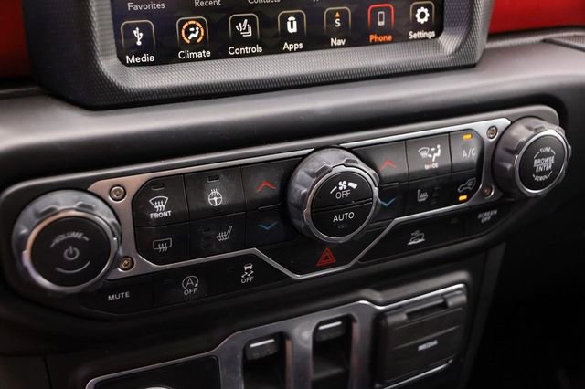 Used 2023 Jeep Wrangler Rubicon w/ Cold Weather Group AWD/4WD image 18