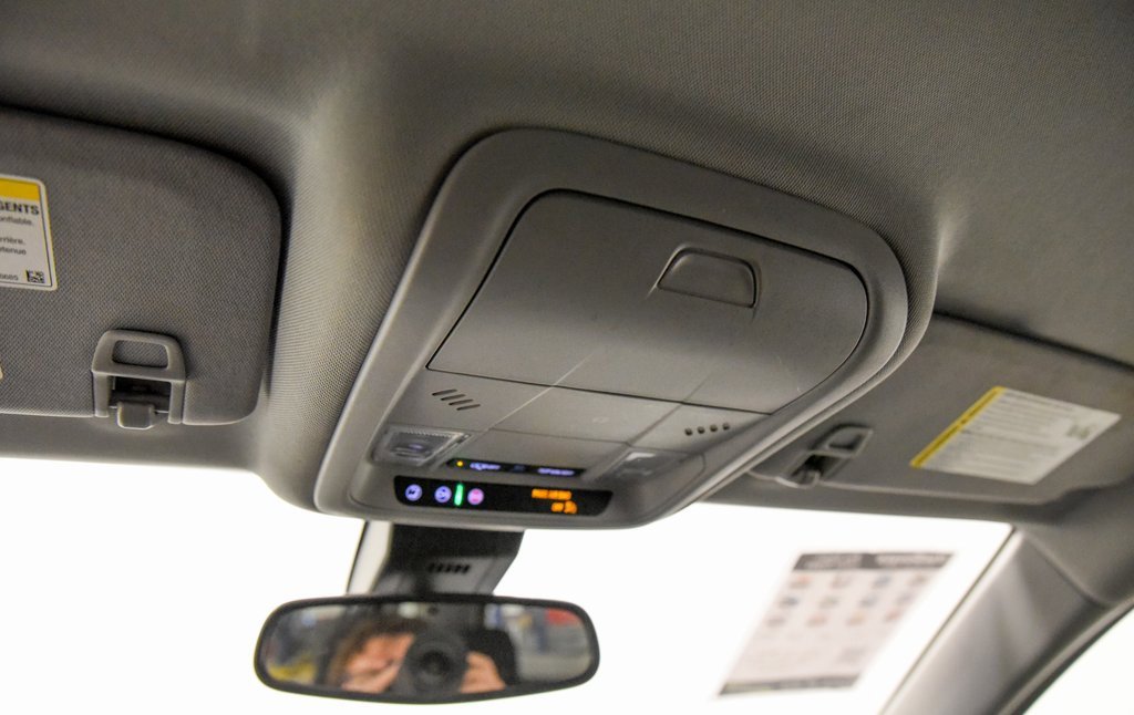 Used 2023 GMC Terrain SLE image 26