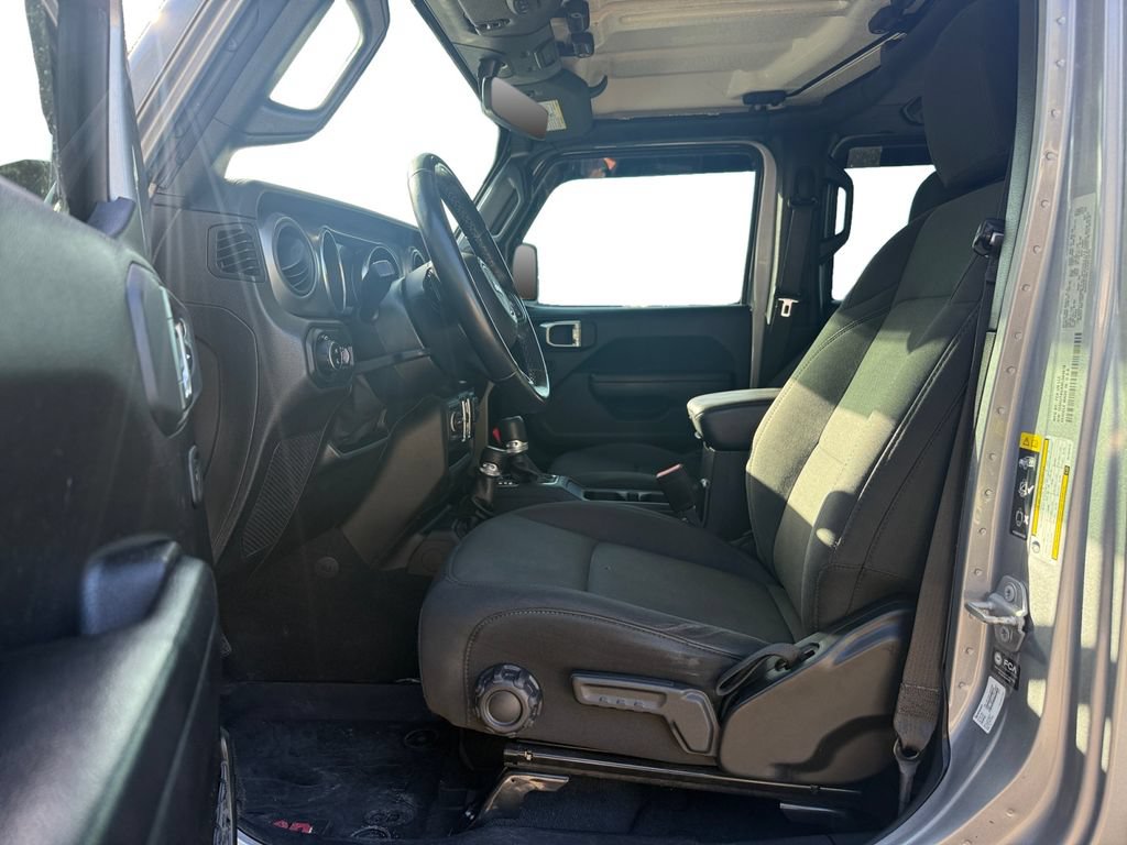 Used 2021 Jeep Gladiator Sport AWD/4WD image 9