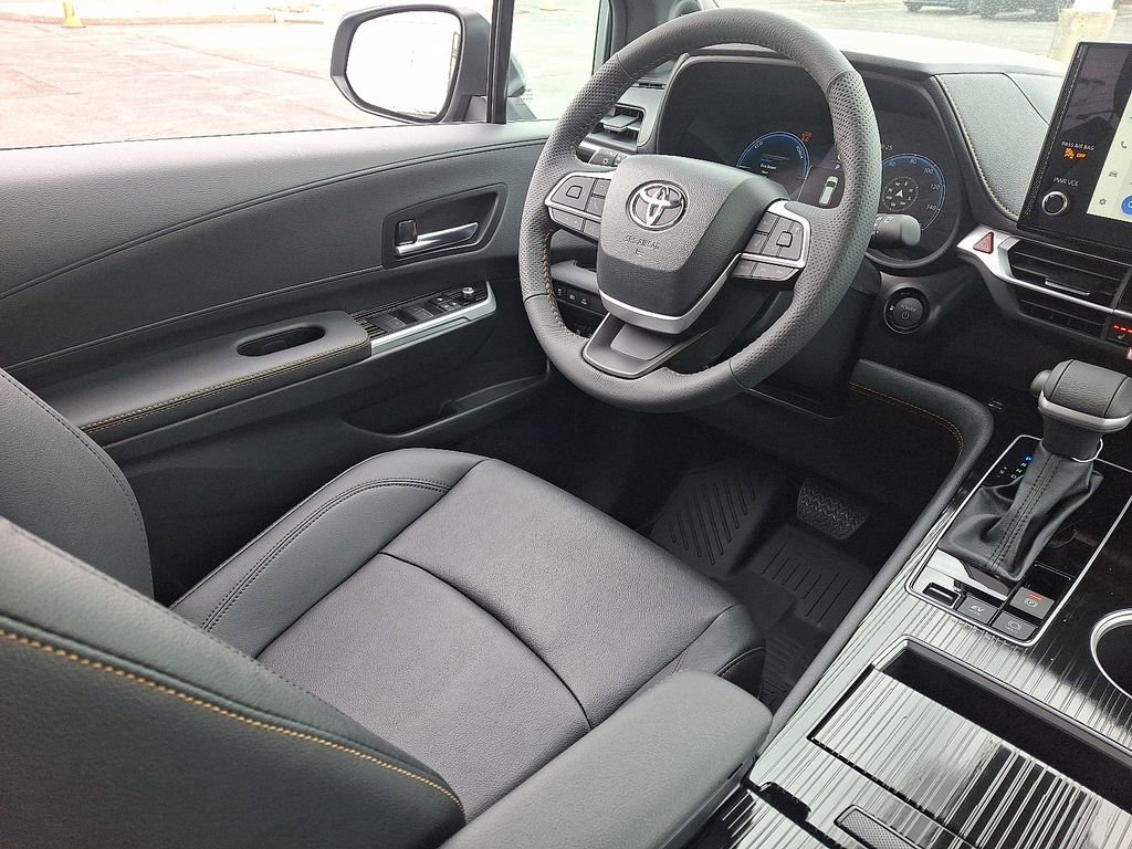 New 2026 Toyota Sienna XLE Woodland Edition AWD/4WD image 9