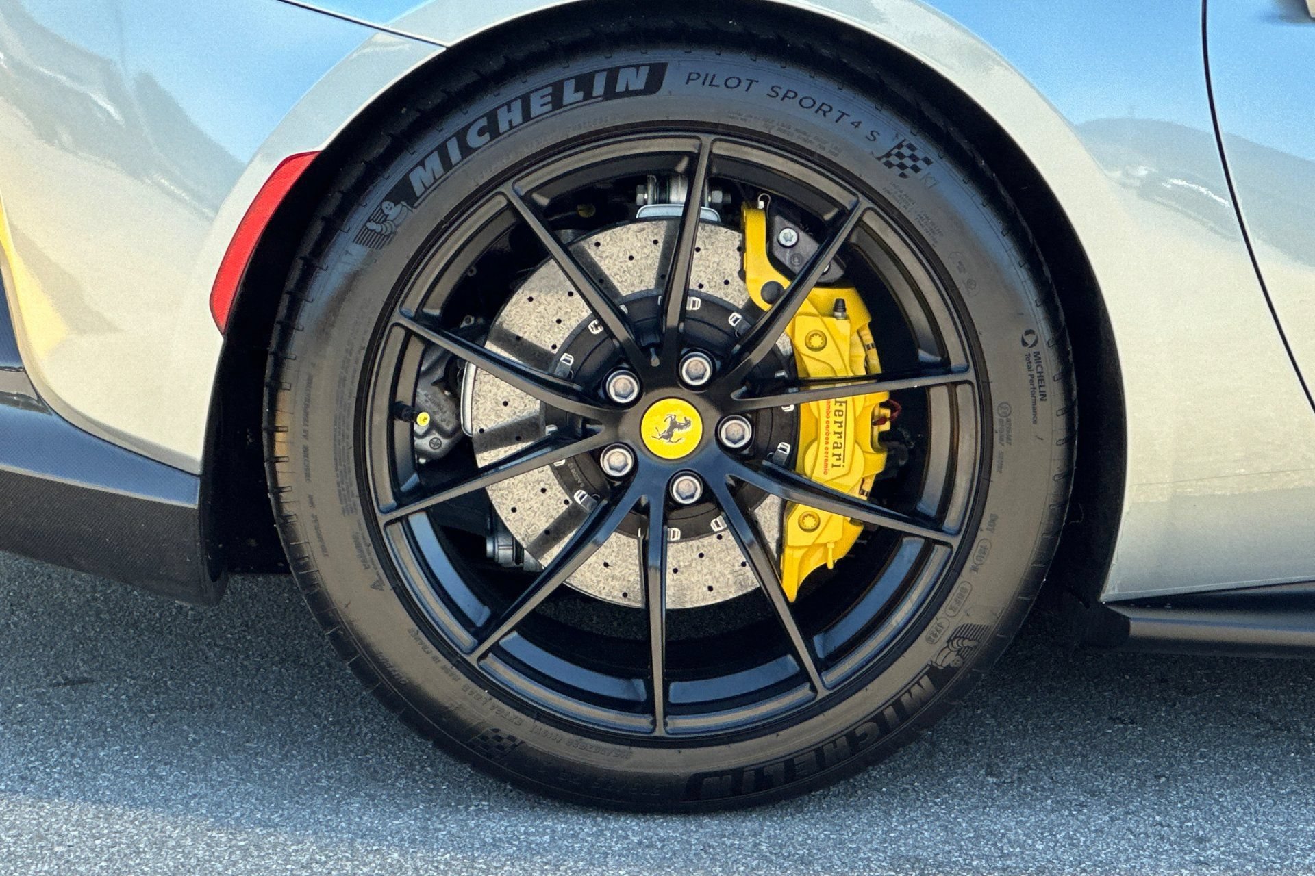 Used 2018 Ferrari 812 Superfast RWD image 41