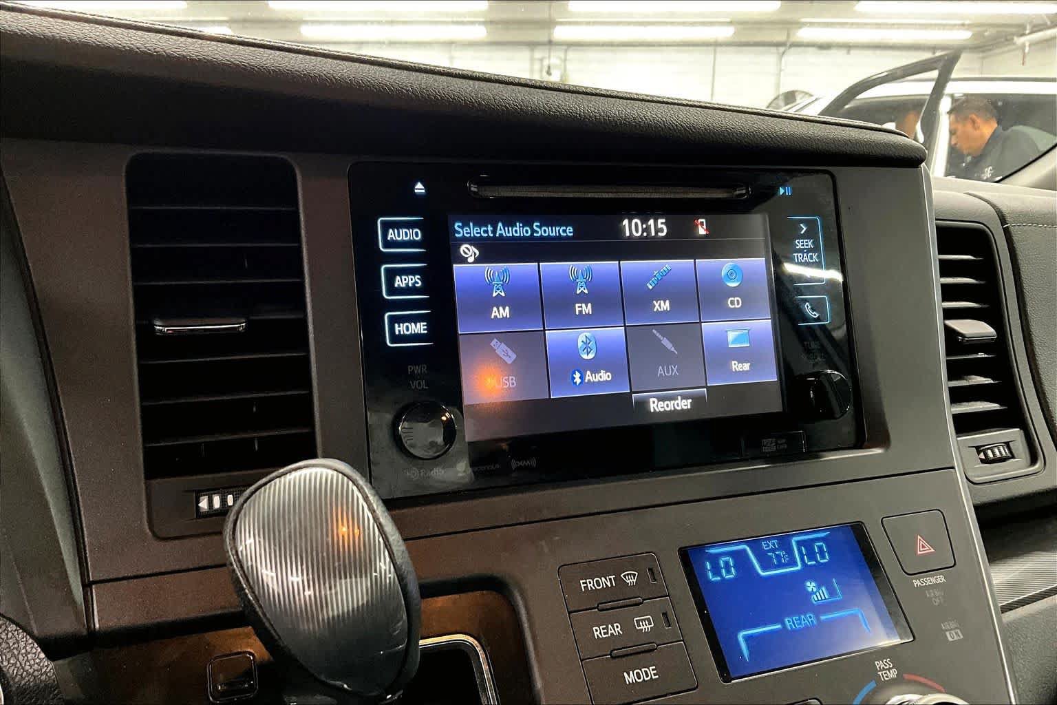 Used 2016 Toyota Sienna SE Premium FWD image 35