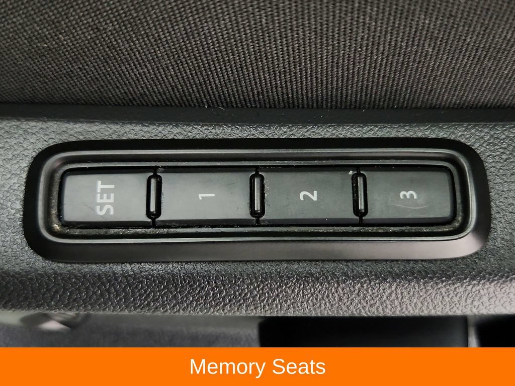 Used 2022 Volkswagen Atlas Cross Sport SEL Premium R-Line AWD/4WD image 31