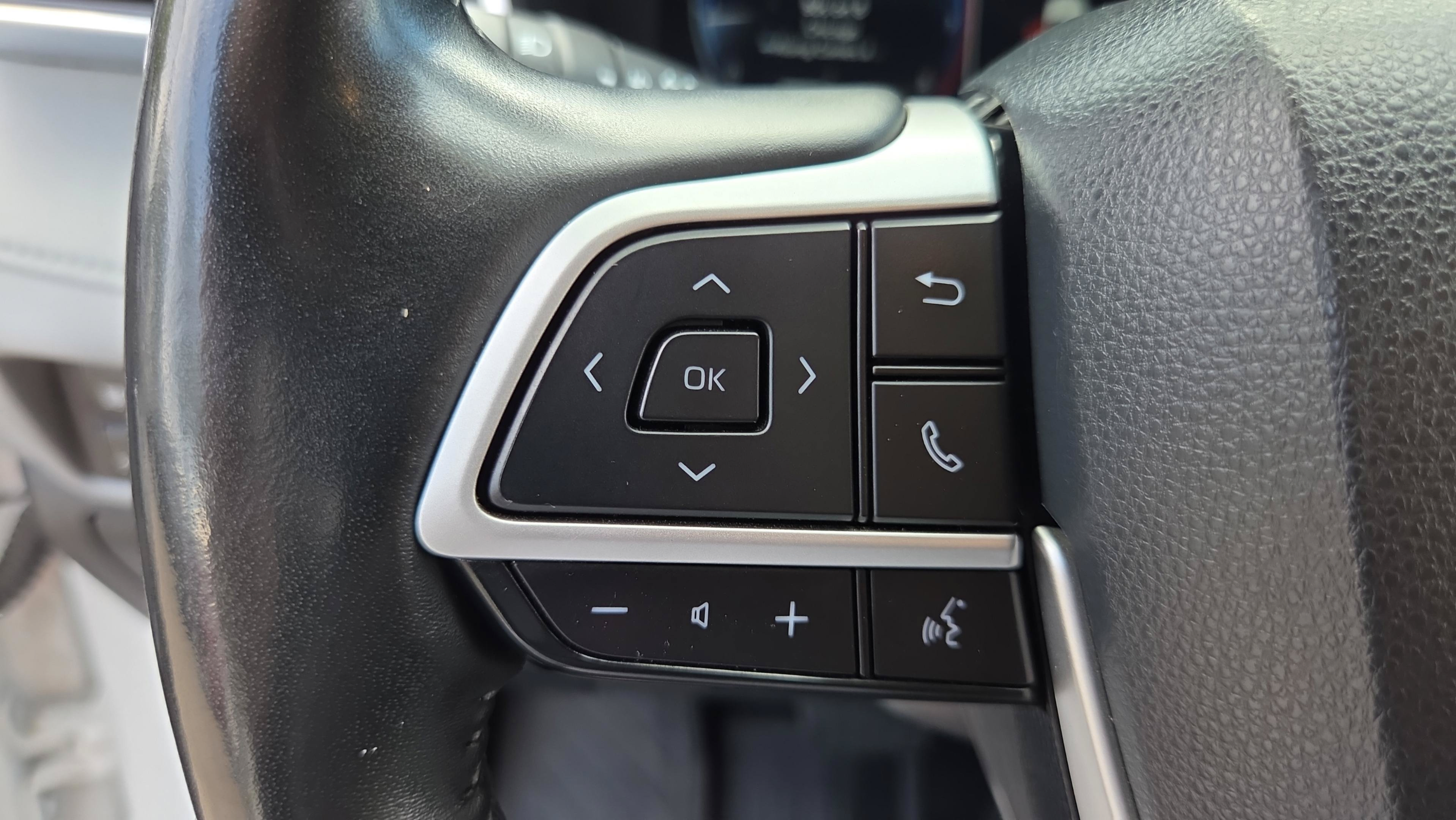 Used 2023 Toyota Highlander Limited AWD/4WD image 25
