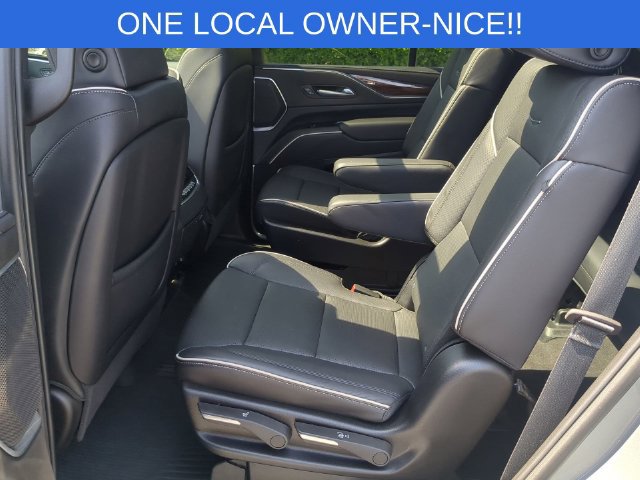 Used 2024 Cadillac Escalade Premium Luxury w/ Performance Package AWD/4WD image 30
