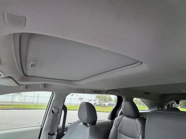 Used 2022 Toyota Sienna XLE FWD image 8