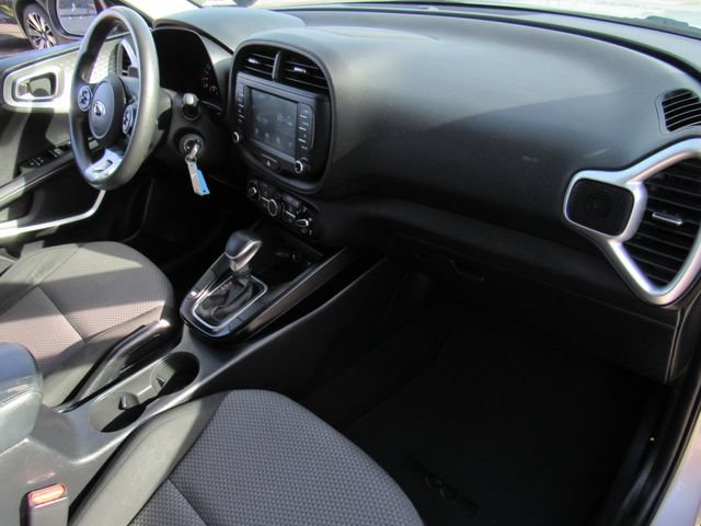 Used 2020 Kia Soul LX FWD image 11
