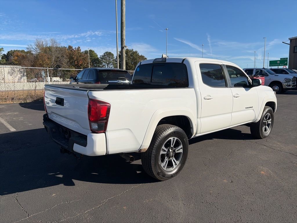 Used 2018 Toyota Tacoma TRD Sport image 7
