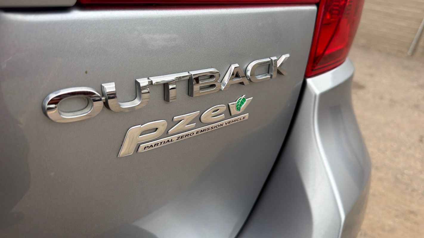 Used 2017 Subaru Outback 2.5i Limited AWD/4WD image 28