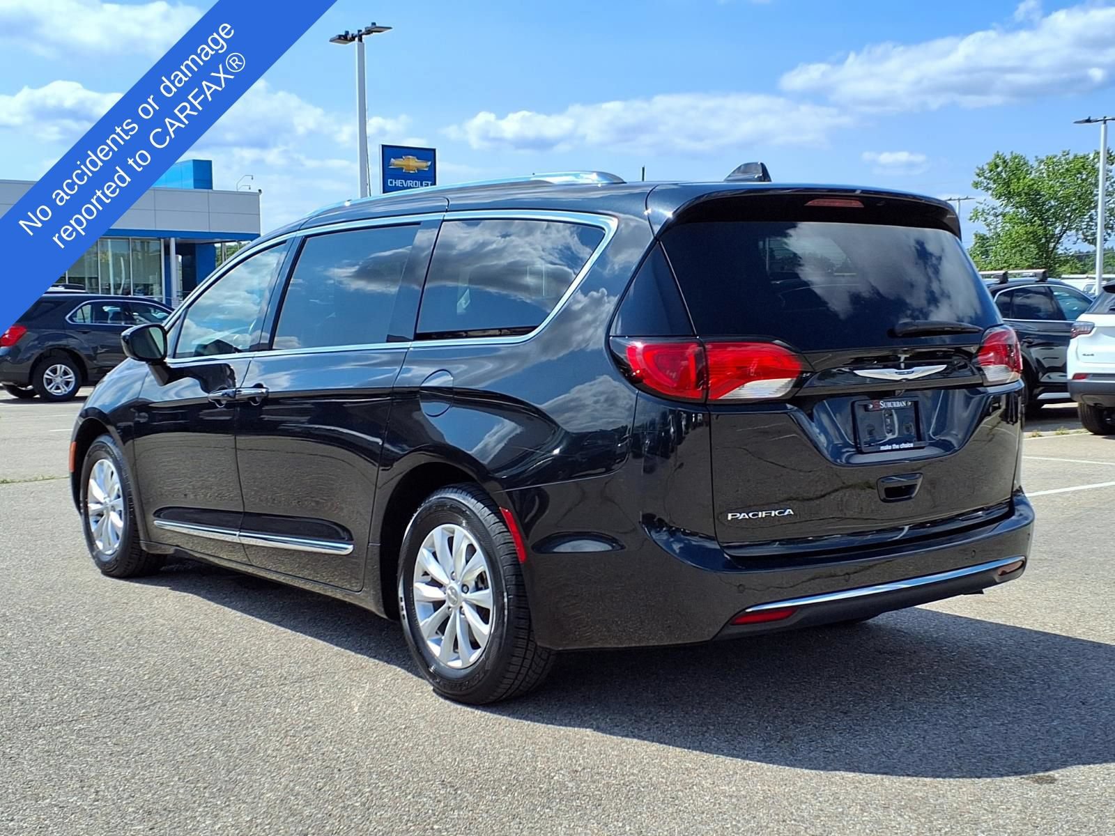 Used 2018 Chrysler Pacifica Touring-L FWD image 8