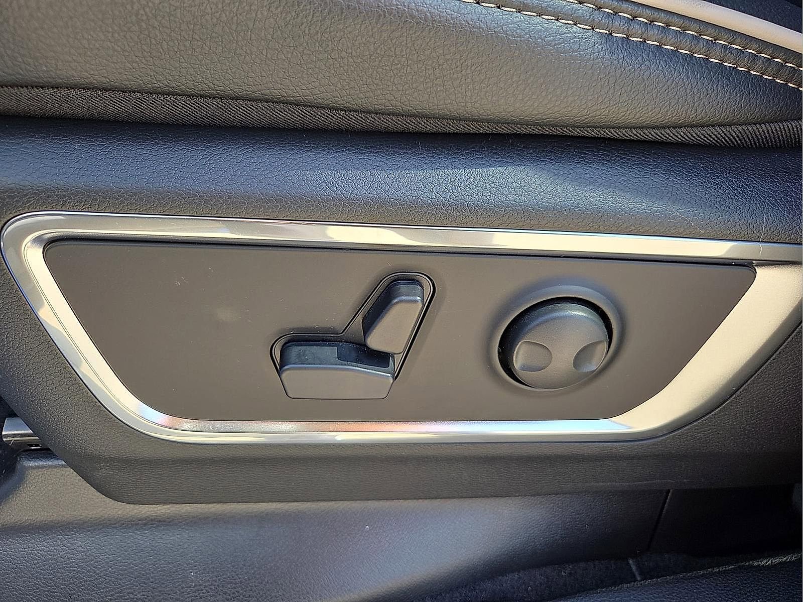 New 2026 RAM 1500 Laramie w/ Night Edition image 15