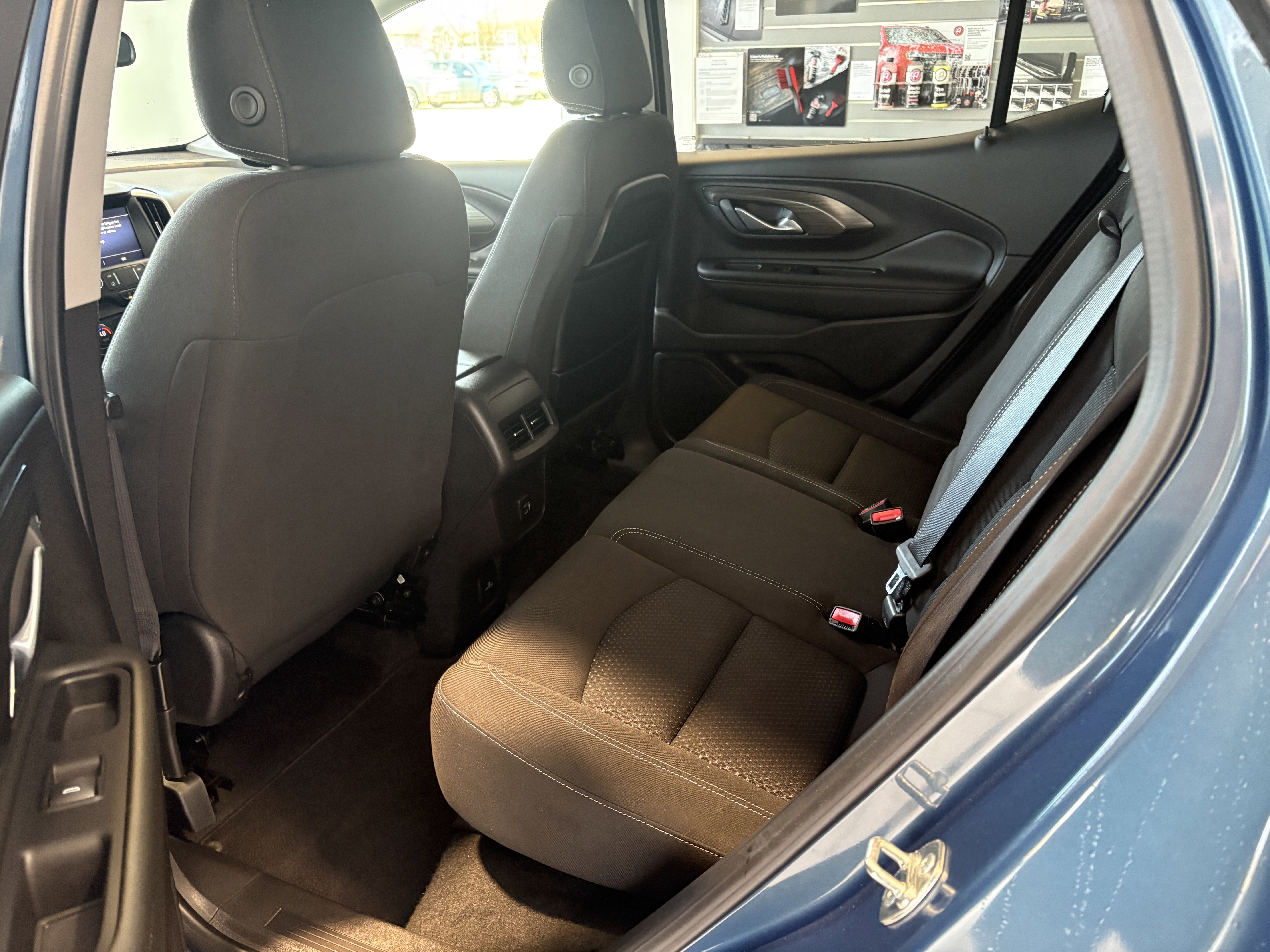 Used 2024 GMC Terrain SLE w/ Driver Convenience Package image 20