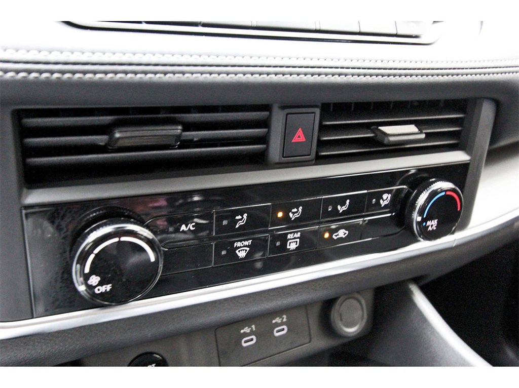 Used 2024 Nissan Rogue S image 22