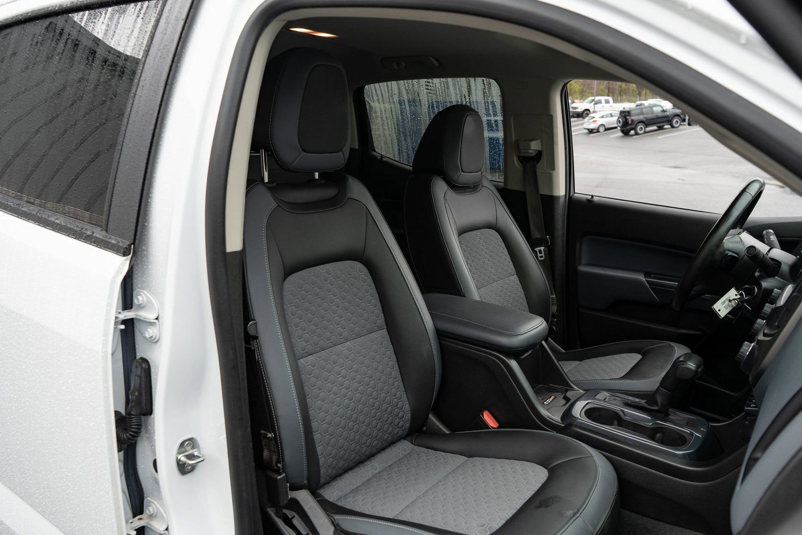 Used 2021 Chevrolet Colorado Z71 w/ Safety Package AWD/4WD image 22